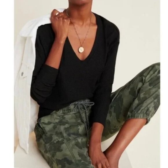 Anthropologie Sweaters - Anthropologie Dina Black Textured Long Sleeve V-Neck  Sweater Top Size M EUC